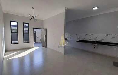 Imagem: A casa possui 3 Dormitórios, 2 Banheiros, 2 Vagas na garagem