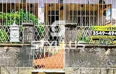 Imagem: A casa possui 5 Dormitórios, 3 Banheiros, 5 Vagas na garagem