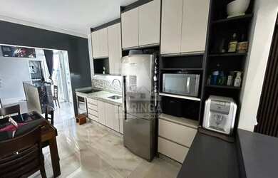 Imagem: A casa possui 3 Dormitórios, 4 Banheiros, 2 Vagas na garagem