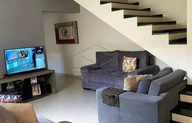 Imagem: A casa possui 3 Dormitórios, 3 Banheiros, 3 Vagas na garagem