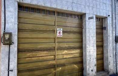 Imagem: A casa possui 4 Dormitórios e 2 Banheiros e está localizado