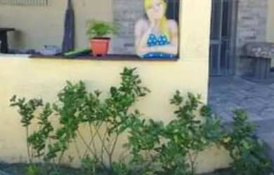 Imagem: A casa possui 2 Dormitórios, 1 Banheiro, 4 Vagas na garagem