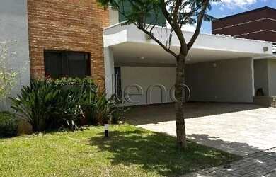 Imagem: A casa em condomínio possui 4 Dormitórios, 4 Banheiros, 5