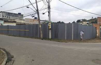 Imagem: O depósito possui 5 Vagas na garagem, 325m² de Área e está