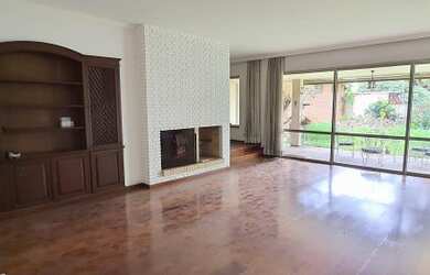 Imagem: A casa à venda possui 4 Dormitórios, 3 Banheiros, 4 Vagas