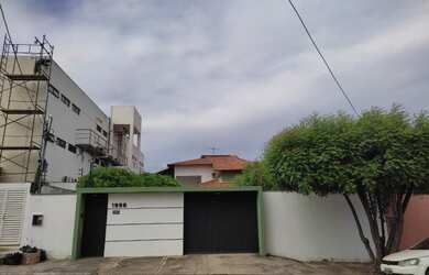 Imagem: A casa possui 5 Dormitórios, 5 Banheiros, 5 Vagas na garagem