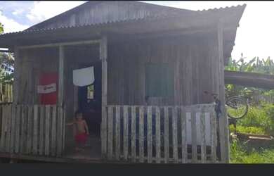 Imagem: A casa possui 2 Dormitórios, 1 Banheiro, 1 Vaga na garagem