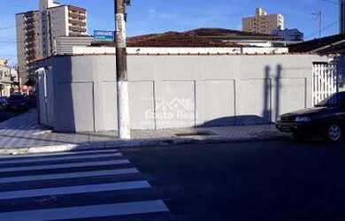 Imagem: A casa possui 2 Dormitórios, 1 Banheiro, 2 Vagas na garagem