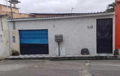 Imagem: A casa possui 1 Dormitório, 1 Banheiro e está localizado