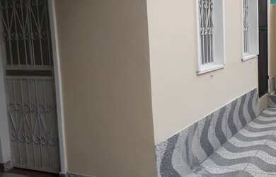 Imagem: A casa possui 2 Dormitórios, 1 Banheiro e 1 Vaga na garagem