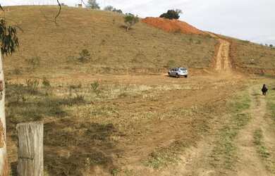 Imagem 3: Vendo terreno zona rural 12 mil metros Já com platô , água e cercado