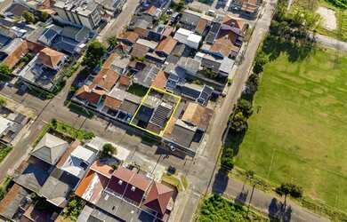 Imagem: O terreno possui 432m² de Área e está localizado em Parque