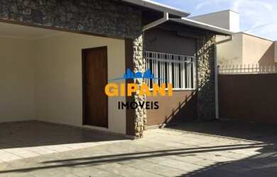 Imagem: A casa possui 3 Dormitórios, 2 Banheiros, 120m² de Área