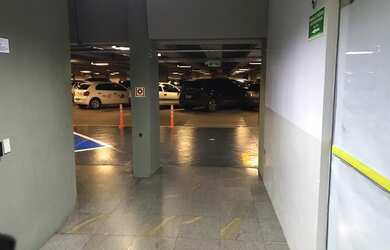 Imagem 4: loja com 349 metros sendo metade no subsolo alugo ao lado da estação...