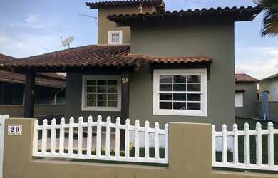 Imagem: A casa em condomínio possui 4 Dormitórios, 3 Banheiros, 5