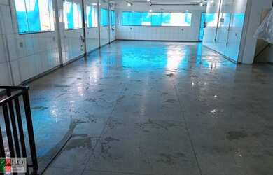 Imagem: O depósito possui 420m² de Área e está localizado em Parque