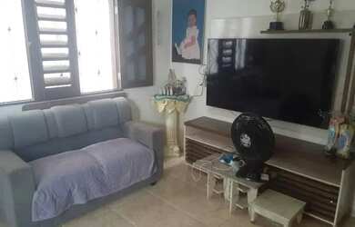 Imagem: A casa possui 2 Dormitórios, 1 Banheiro e 80m² de Área e