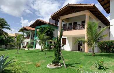 Imagem: A casa em condomínio possui 4 Dormitórios, 2 Banheiros, 2