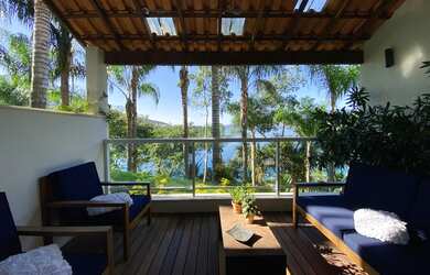 Imagem: A casa em condomínio possui 3 Dormitórios, 4 Banheiros, 1