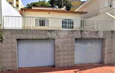 Imagem: A casa possui 3 Dormitórios, 3 Banheiros, 3 Vagas na garagem