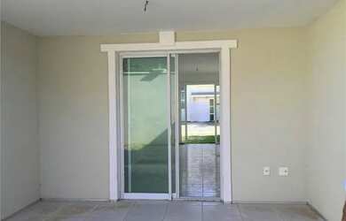 Imagem: A casa possui 3 Dormitórios, 1 Banheiro, 1 Vaga na garagem