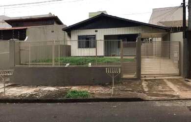 Imagem: A casa possui 5 Dormitórios, 5 Banheiros, 5 Vagas na garagem