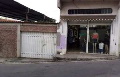 Imagem: A casa possui 3 Dormitórios, 1 Banheiro, 3 Vagas na garagem