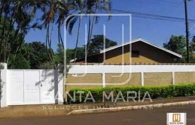 Imagem: A casa possui 3 Dormitórios, 2 Banheiros, 5 Vagas na garagem