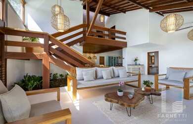 Imagem: A casa possui 4 Dormitórios, 5 Banheiros, 300m² de Área e