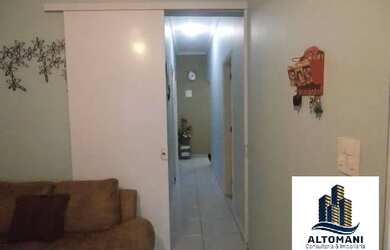 Imagem: A casa possui 2 Dormitórios, 1 Banheiro, 2 Vagas na garagem