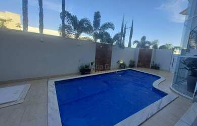 Imagem: A casa em condomínio possui 3 Dormitórios, 5 Banheiros, 2