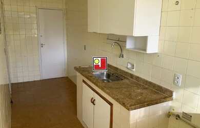 Imagem 11: Alugo 2Q 1S dependências na Rua Xingu 70, Freguesia, R$1.200,00 Tx, poente,...