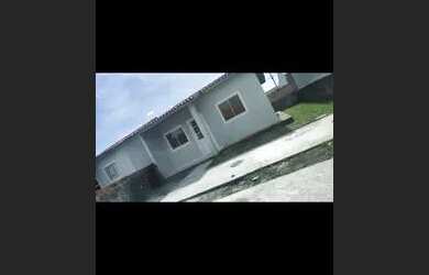 Imagem: A casa possui 3 Dormitórios, 1 Banheiro e está localizado