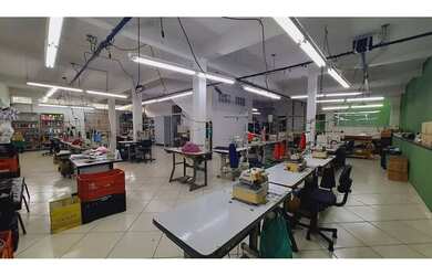 Imagem: A casa possui 4 Dormitórios, 3 Banheiros, 600m² de Área e