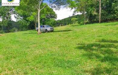 Imagem: A chácara e está localizado em Enéas Marquês, PR à venda