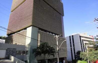 Imagem: O depósito possui 5 Vagas na garagem e 58m² de Área e está