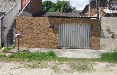 Imagem: A casa possui 2 Dormitórios, 1 Banheiro, 1 Vaga na garagem