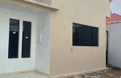 Imagem: A casa possui 3 Dormitórios, 1 Banheiro, 1 Vaga na garagem