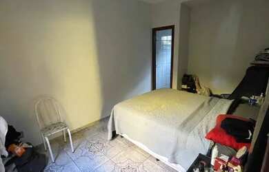 Imagem 3: C515 - Casa com três dormitórios sendo um suíte. Garagem para três carros ou mais...