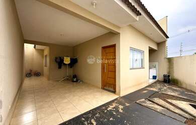 Imagem: A casa possui 2 Dormitórios, 1 Banheiro, 1 Vaga na garagem