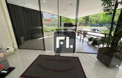 Imagem: O depósito possui 5 Vagas na garagem e 231m² de Área e está