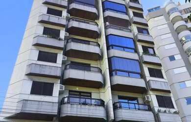 Imagem: O apartamento possui 4 Dormitórios, 5 Banheiros, 1 Vaga na