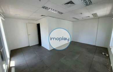 Imagem: O depósito possui 1 Vaga na garagem e 48m² de Área e está