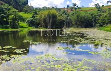Imagem: O terreno possui 600m² de Área e está localizado em Centro