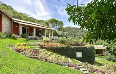 Imagem: A casa em condomínio possui 3 Dormitórios, 4 Banheiros, 4