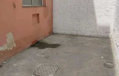 Imagem: A casa possui 2 Dormitórios, 1 Banheiro, 1 Vaga na garagem