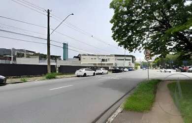 Imagem: O terreno possui 3178m² de Área e está localizado em Parque