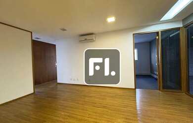 Imagem: O depósito possui 4 Vagas na garagem e 120m² de Área e está