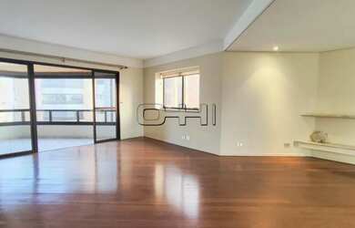 Imagem: O apartamento possui 4 Dormitórios, 2 Banheiros, 4 Vagas na