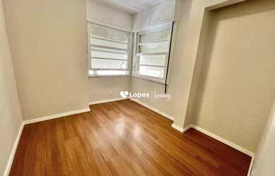 Imagem: O apartamento possui 1 Dormitório, 1 Banheiro, 30m² de Área